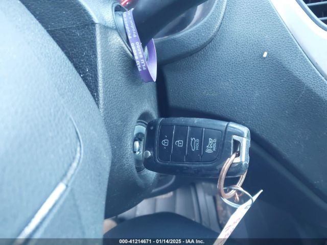 3KPC24A3XKE066833 Hyundai Accent Sel