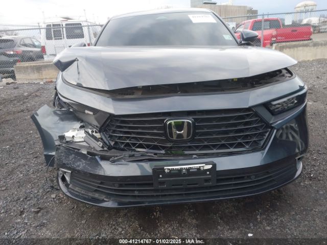 1HGCY2F8XPA048979 Honda Accord Hybrid Touring