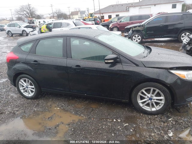 Ford FOCUS SE 2017 1FADP3K24HL323593 Image 13