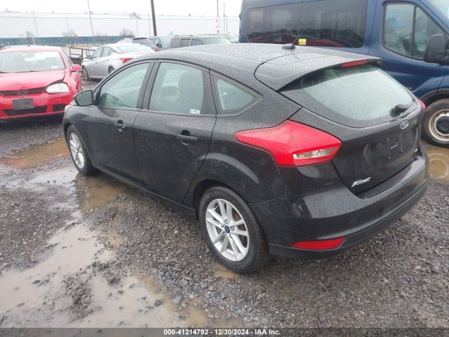 Ford FOCUS SE 2017 1FADP3K24HL323593 Image 3