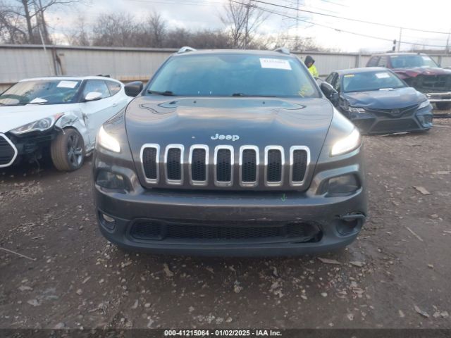 1C4PJMCB4GW141886 Jeep Cherokee Latitude