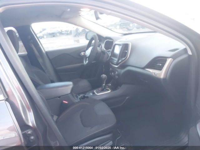 1C4PJMCB4GW141886 Jeep Cherokee Latitude