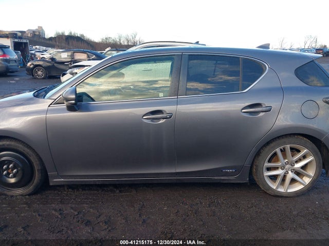 JTHKD5BH9F2220035 Lexus CT 200H