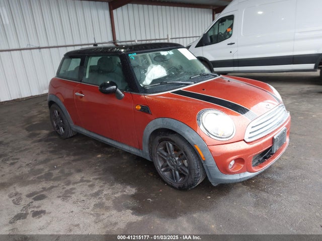 2011 MINI COOPER WMWSU3C56BT091103 Photo 0