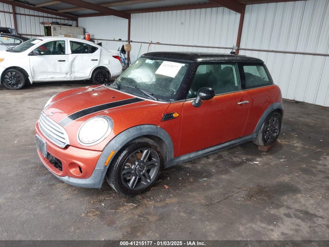 2011 MINI COOPER WMWSU3C56BT091103 Photo 1