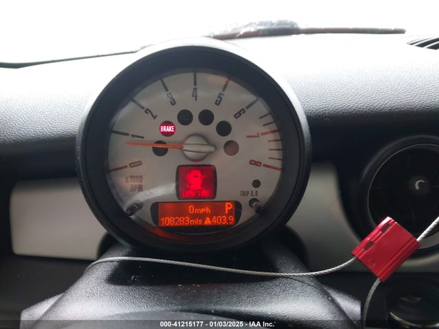 2011 MINI COOPER WMWSU3C56BT091103 Photo 6