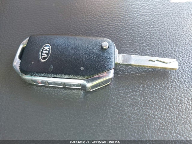 3KPF24AD6ME294384 KIA Forte Lxs