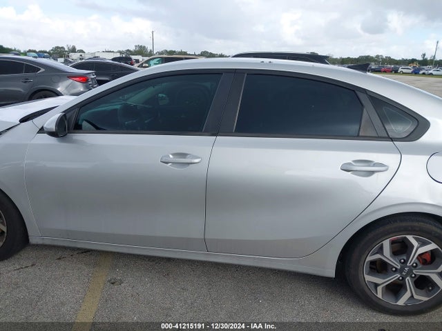 3KPF24AD6ME294384 KIA Forte Lxs