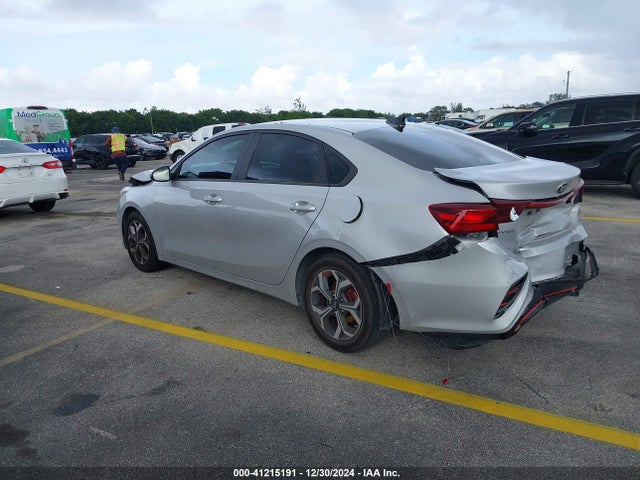 3KPF24AD6ME294384 KIA Forte Lxs