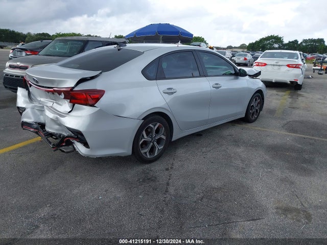 3KPF24AD6ME294384 KIA Forte Lxs