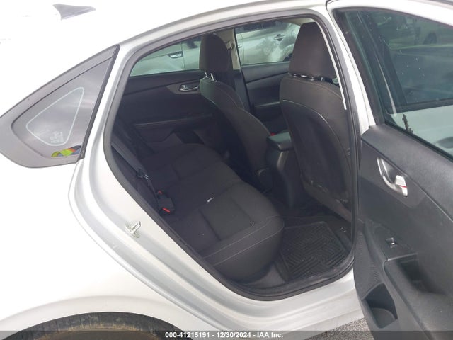 3KPF24AD6ME294384 KIA Forte Lxs