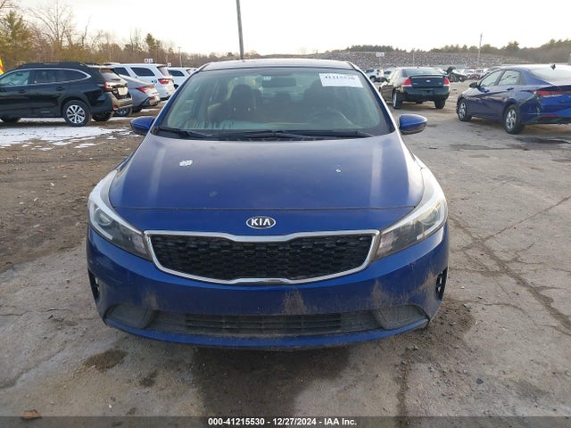 41215530 :رقم المزاد ، 3KPFK4A71HE012412 vin ، 2017 Kia Forte Lx مزاد بيع