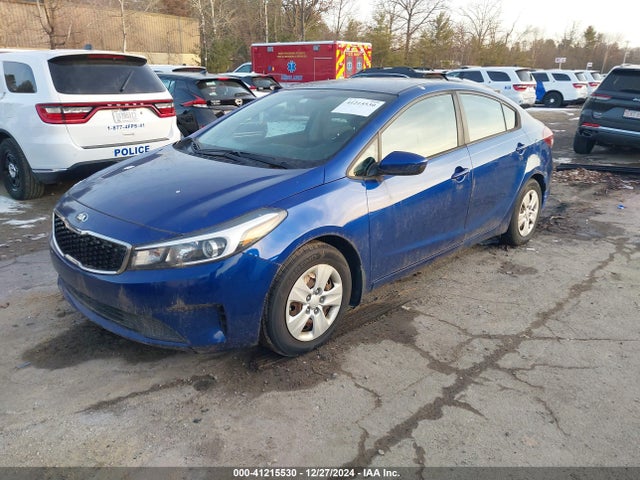 41215530 :رقم المزاد ، 3KPFK4A71HE012412 vin ، 2017 Kia Forte Lx مزاد بيع