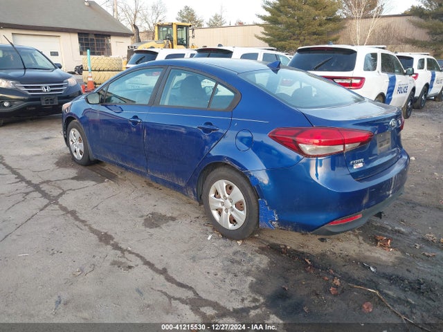 41215530 :رقم المزاد ، 3KPFK4A71HE012412 vin ، 2017 Kia Forte Lx مزاد بيع