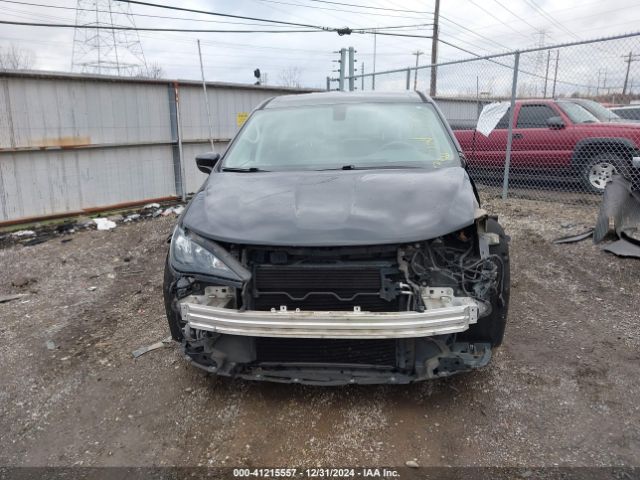 2C4RC1DG2HR642829 Chrysler Pacifica Touring