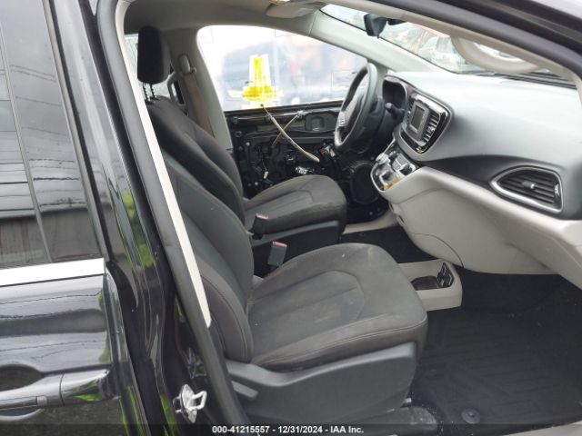 2C4RC1DG2HR642829 Chrysler Pacifica Touring