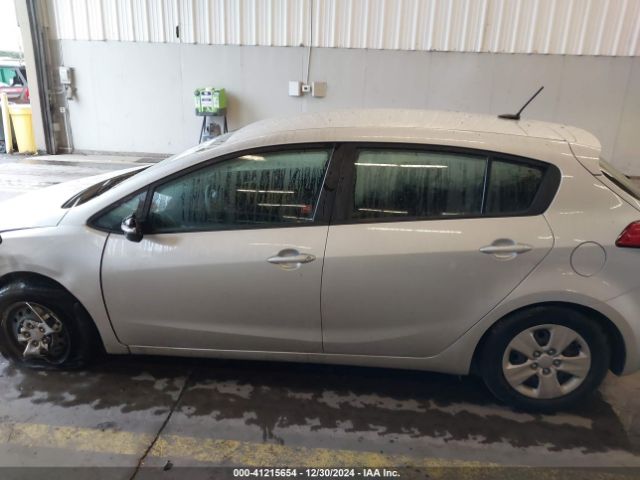 KNAFK5A85H5697845 KIA FORTE LX