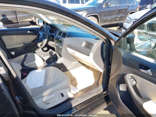 3VWB17AJ3EM385822 Volkswagen JETTA SE