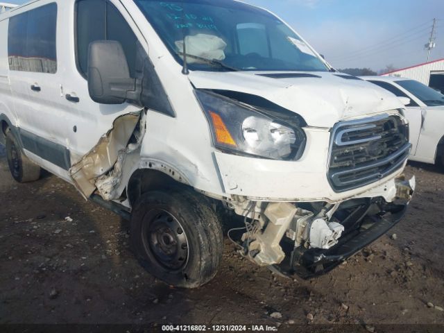 1FTNR1ZMXFKA38419 Ford Transit-250