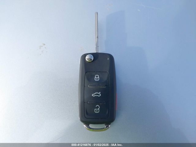 1VWAS7A3XGC018558 Volkswagen Passat 1.8t S