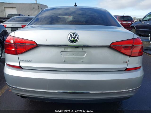 1VWAS7A3XGC018558 Volkswagen Passat 1.8t S