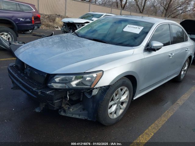 1VWAS7A3XGC018558 Volkswagen Passat 1.8t S