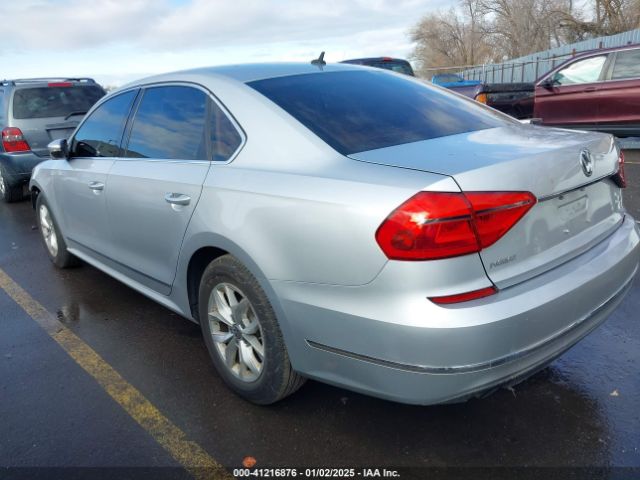 1VWAS7A3XGC018558 Volkswagen Passat 1.8t S