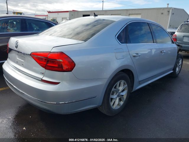 1VWAS7A3XGC018558 Volkswagen Passat 1.8t S