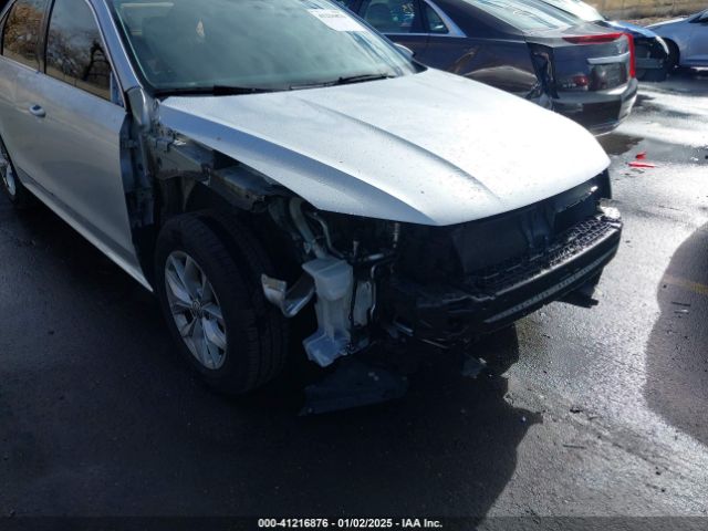 1VWAS7A3XGC018558 Volkswagen Passat 1.8t S