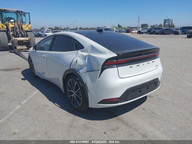 JTDACAAU1R3015637 Toyota Prius Limited