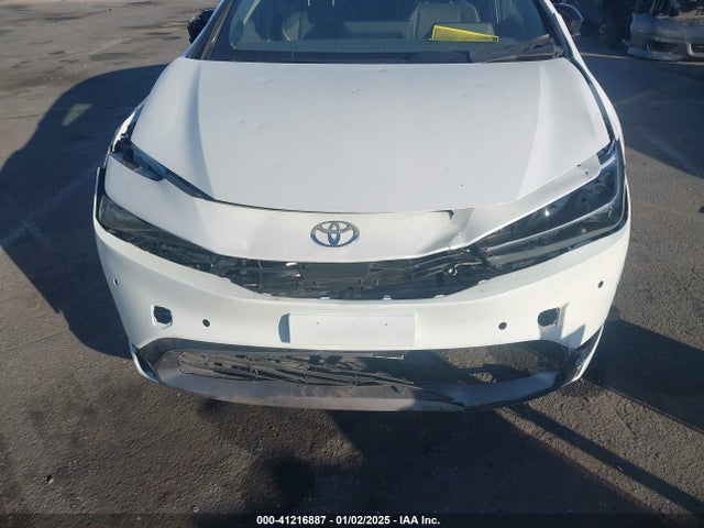 JTDACAAU1R3015637 Toyota Prius Limited