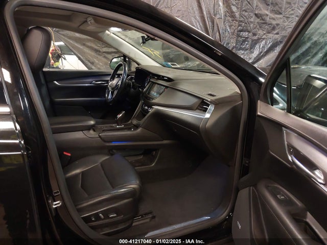 2018 CADILLAC XT5 1GYKNFRS2JZ195799 Photo 4