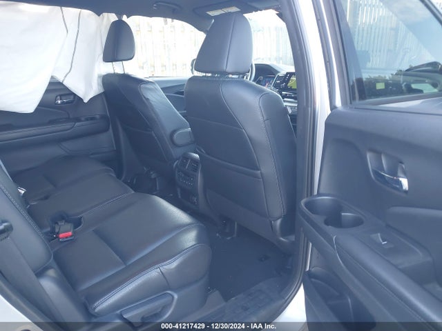 Honda Passport Elite 2019 5FNYF8H00KB004381 Image 8
