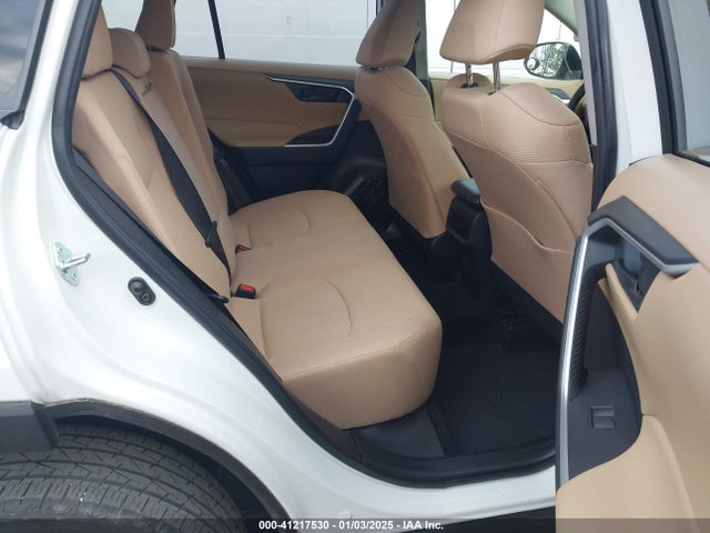Toyota RAV4 LE 2019 JTMG1RFVXKJ009529 Image 8