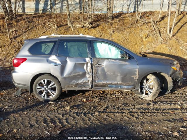 5N1DR2MM6JC625353 Nissan Pathfinder Platinum