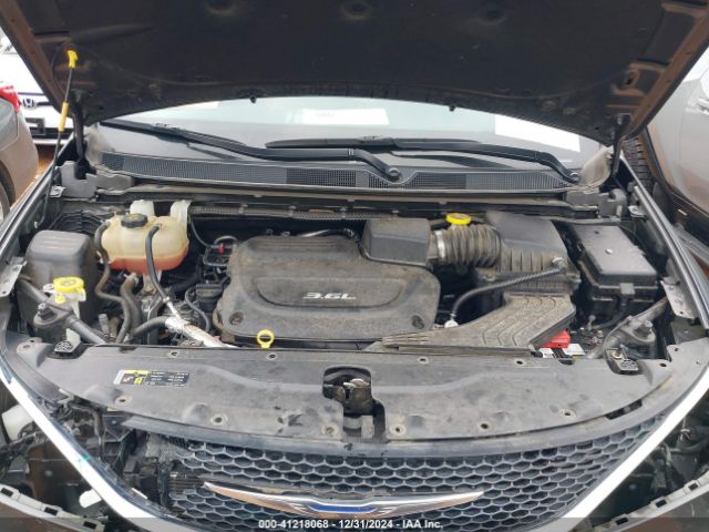 2C4RC1DGXHR712187 Chrysler Pacifica Touring