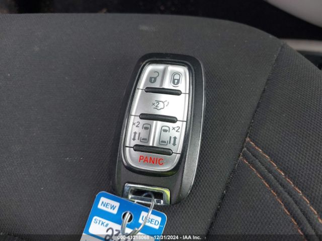 2C4RC1DGXHR712187 Chrysler Pacifica Touring