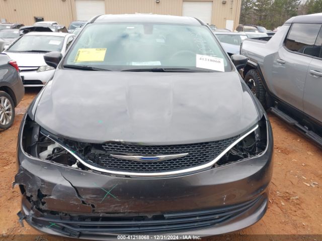 2C4RC1DGXHR712187 Chrysler Pacifica Touring