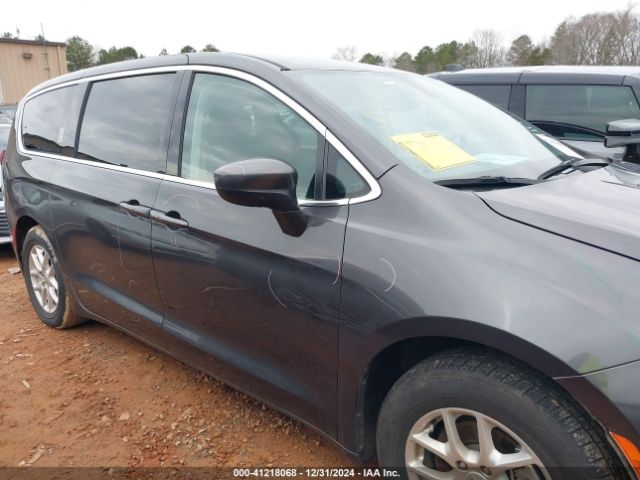 2C4RC1DGXHR712187 Chrysler Pacifica Touring