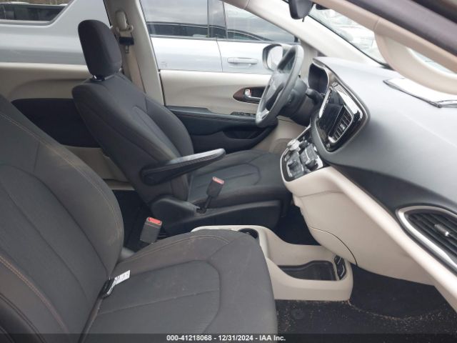 2C4RC1DGXHR712187 Chrysler Pacifica Touring