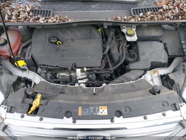 1FMCU0GD4HUE21956 Ford ESCAPE SE