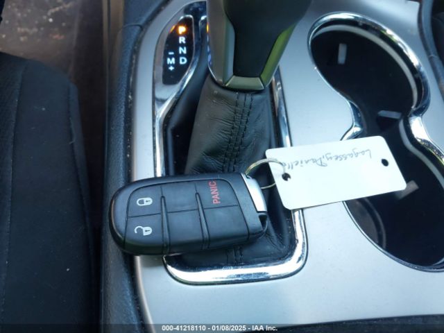 1C4RJEAG1JC480367 Jeep Grand Cherokee Laredo E 4x2