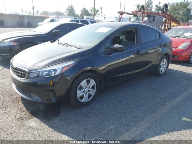 KIA FORTE LX 2017 3KPFK4A74HE084253 Image 2
