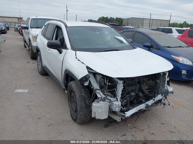 Toyota RAV4 LE 2019 JTMH1RFV8KD014750 Image 1
