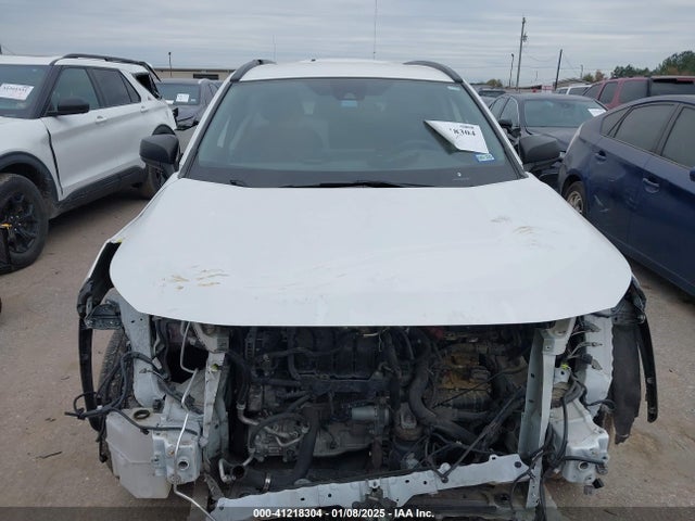 Toyota RAV4 LE 2019 JTMH1RFV8KD014750 Image 12