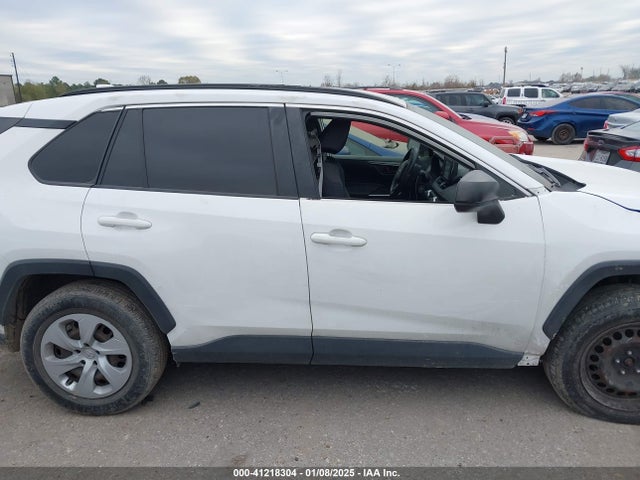 Toyota RAV4 LE 2019 JTMH1RFV8KD014750 Image 13