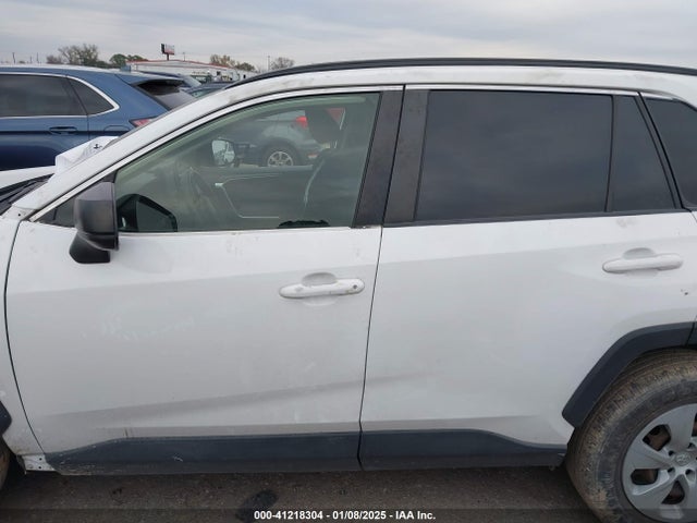 Toyota RAV4 LE 2019 JTMH1RFV8KD014750 Image 14