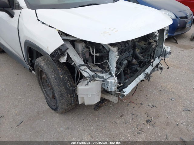 Toyota RAV4 LE 2019 JTMH1RFV8KD014750 Image 18