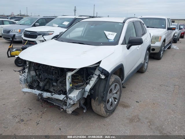 Toyota RAV4 LE 2019 JTMH1RFV8KD014750 Image 2