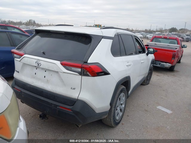 Toyota RAV4 LE 2019 JTMH1RFV8KD014750 Image 4